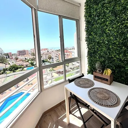 公寓 New Stylish With Pool & Sea View